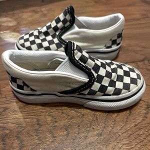 CHECKERED BLACK AND WHITE TODDLER VANS